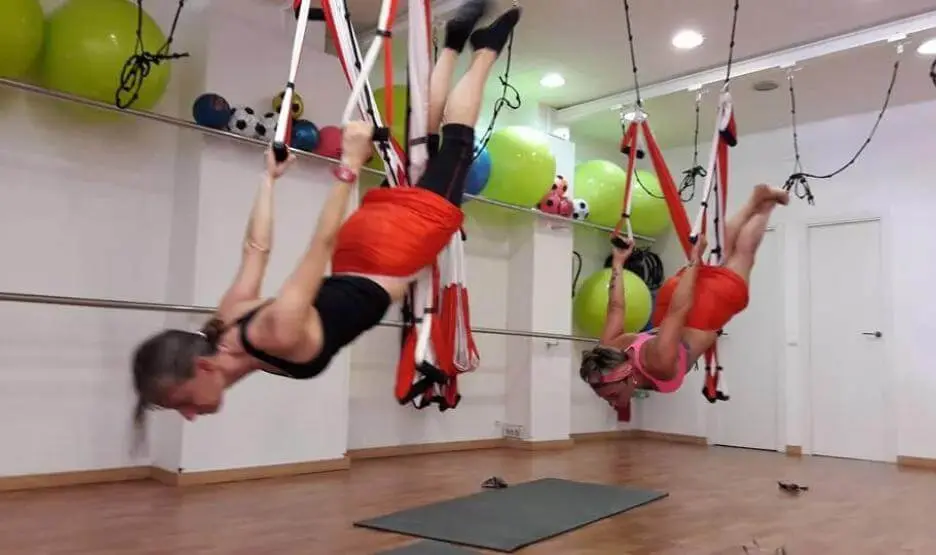 cómo el AeroYoga puede liberarte del dolor de espalda, la ansiedad y el estrés